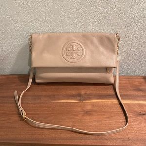EUC!! Stunning Tory Burch Bombe Fold-Over Convertible Messenger— w/ Dust bag!!